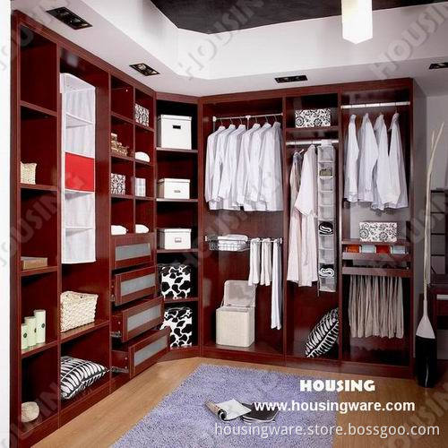 Simplicity Walk in Closet in Western Style